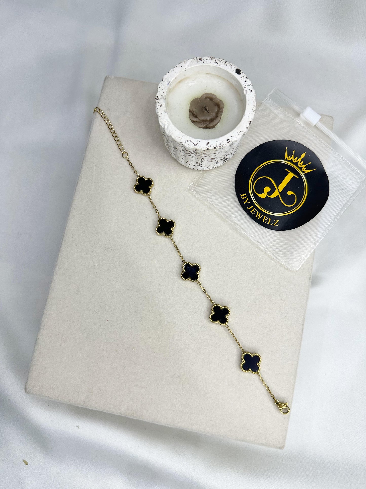 Clover bracelet