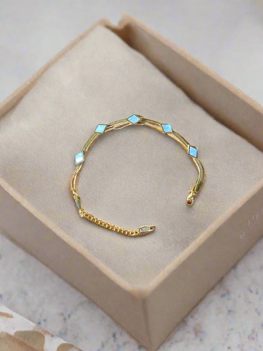 Kite-Shaped Bracelet