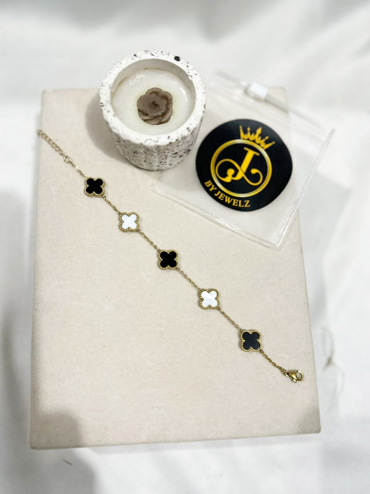 Clover bracelet